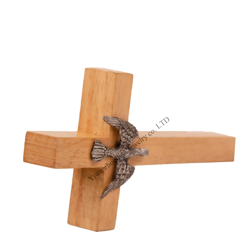 Yiwu zhuodian transparent varnish natural rubber wooden cross Jesus statue wall