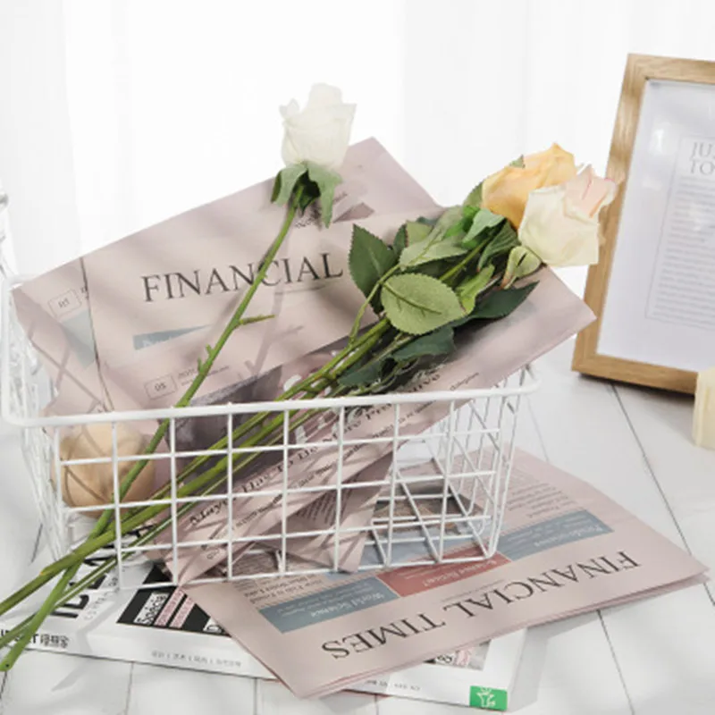 
Retro English newspaper photography props photo decoration decoration wild 