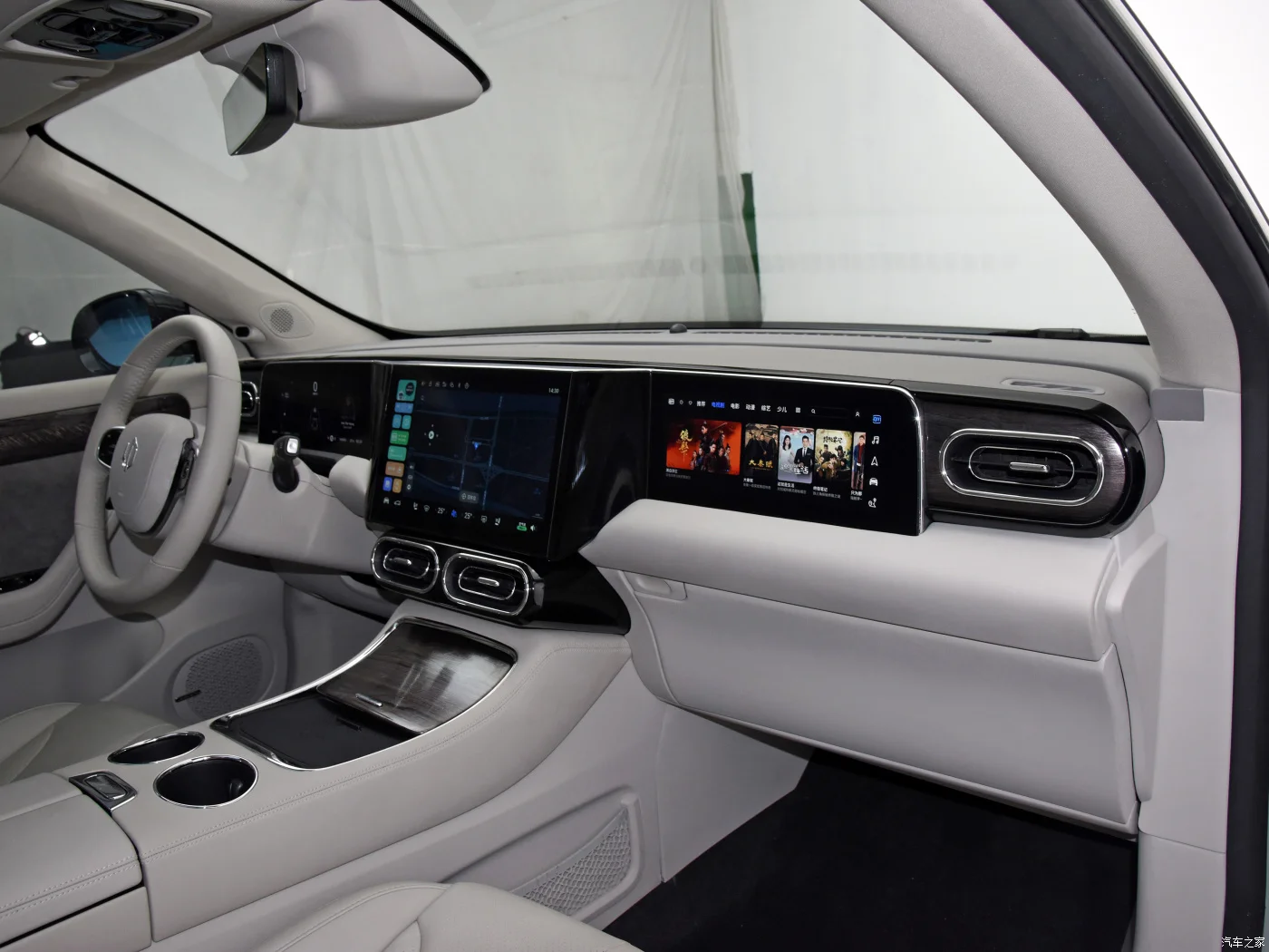 2021 Chinese big motor power  high speed electric SUV car leap motor c11 with 600 km range in stock for family use