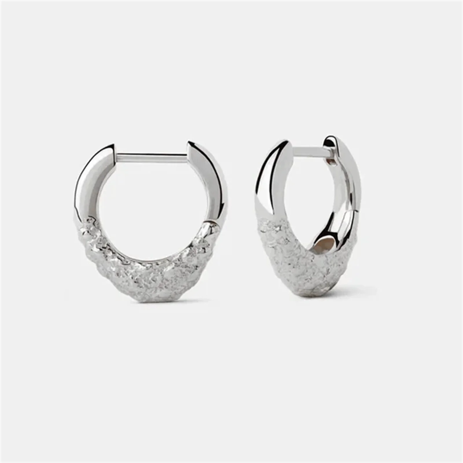 FUAMAY Chunky Hoop Earrings Bold Earrings in Brass Duna Single Hoop