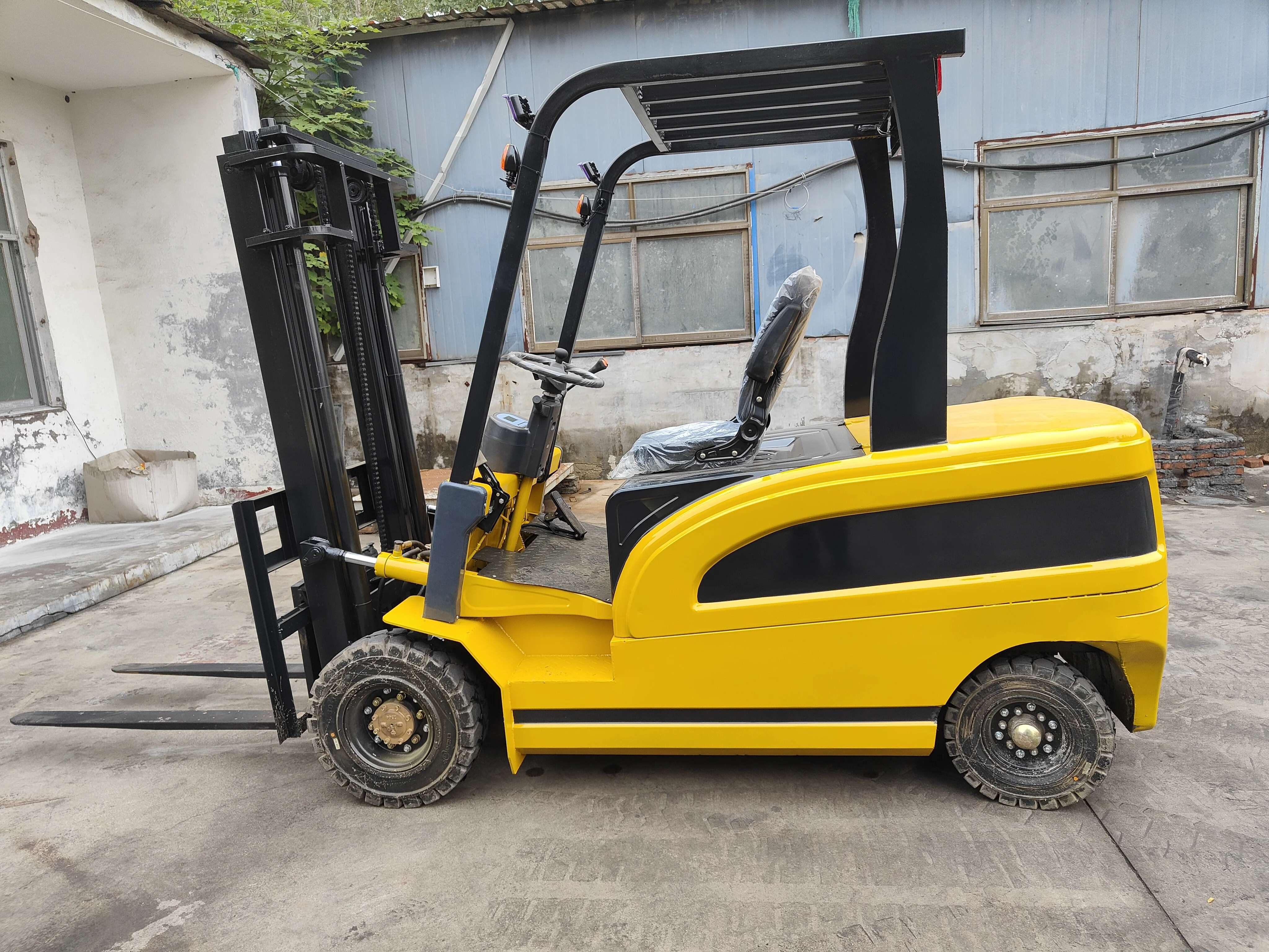 Factory Sale Forklift 1Ton 1.5ton 2ton 3ton Electric Forklift with High Quality