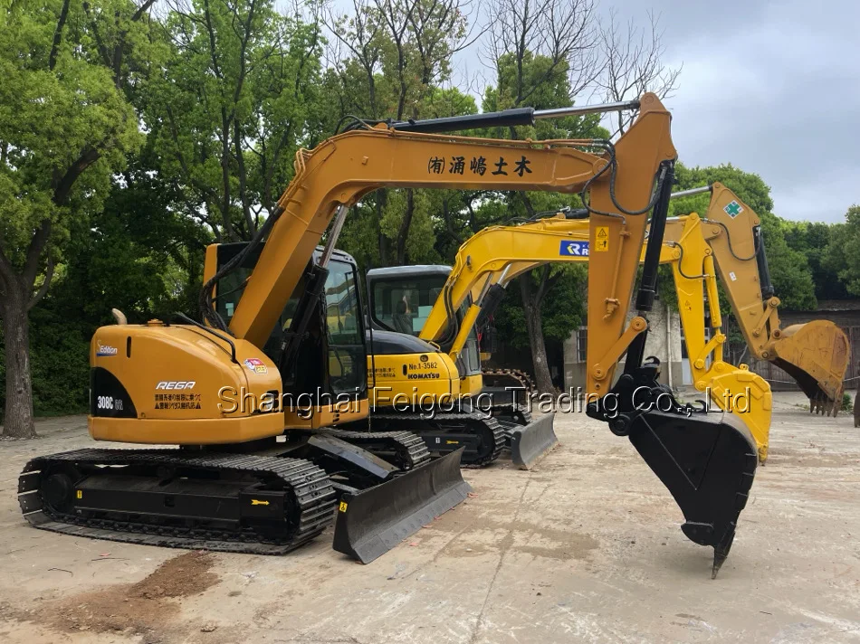 Japan 8 ton mini 90% new crawler digger free shipping good condition caterpillar second hand high quality used excavator cat 308