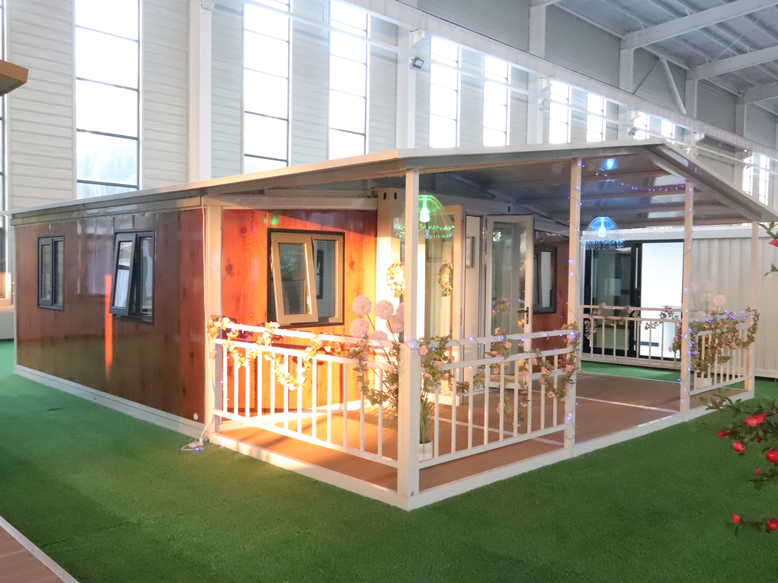 China Cheap 20Ft 40 Ft Luxury Model House Prefab Modular Homes Expandable Container House For Living