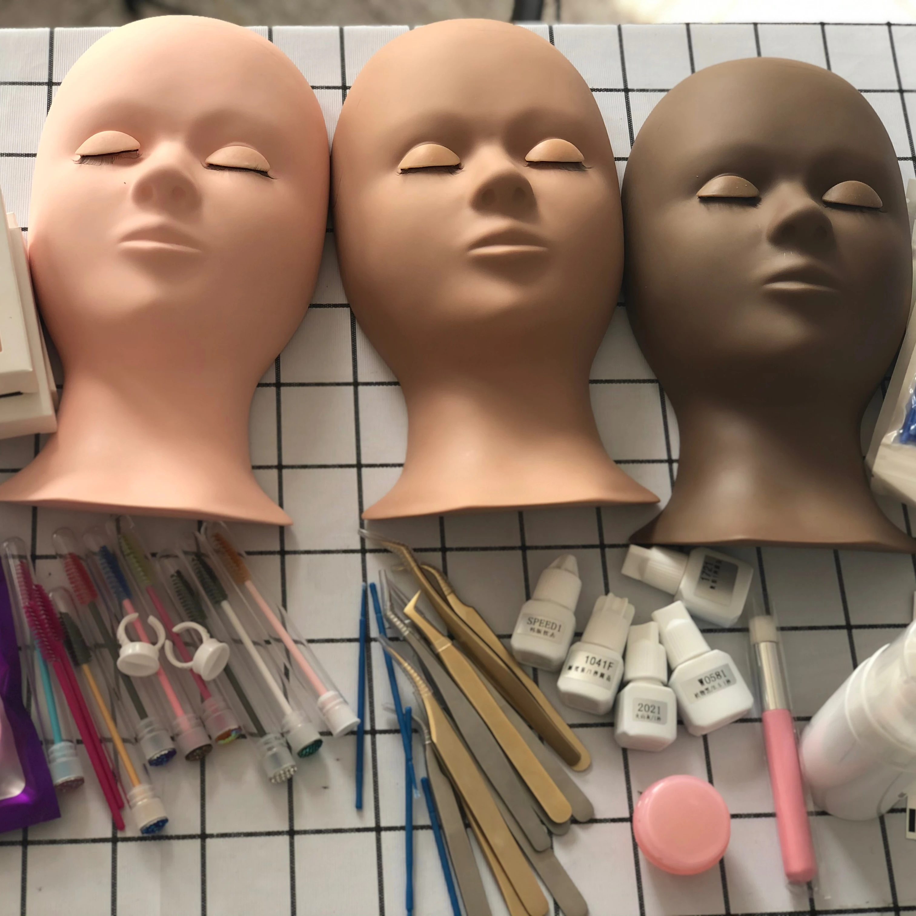 
Eyelash Vendor Lashes Box Individual Extensions Tool Professional Eyelash Extension Kit 