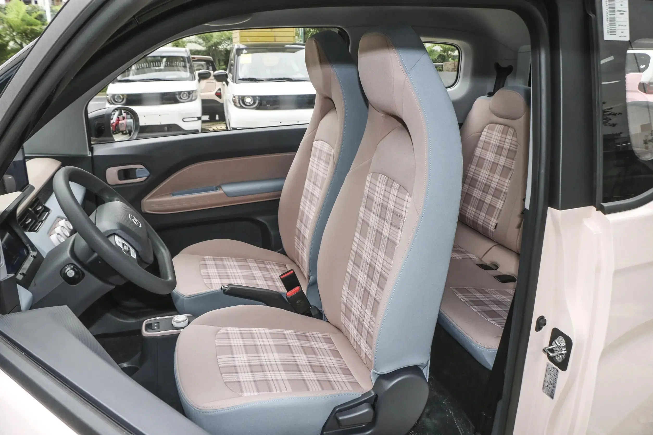 Прямая цена с завода 4-местный автомобиль Chery QQ Icecream чистый Электрический мини-автомобиль новой энергии Китай подержанные автомобили EV