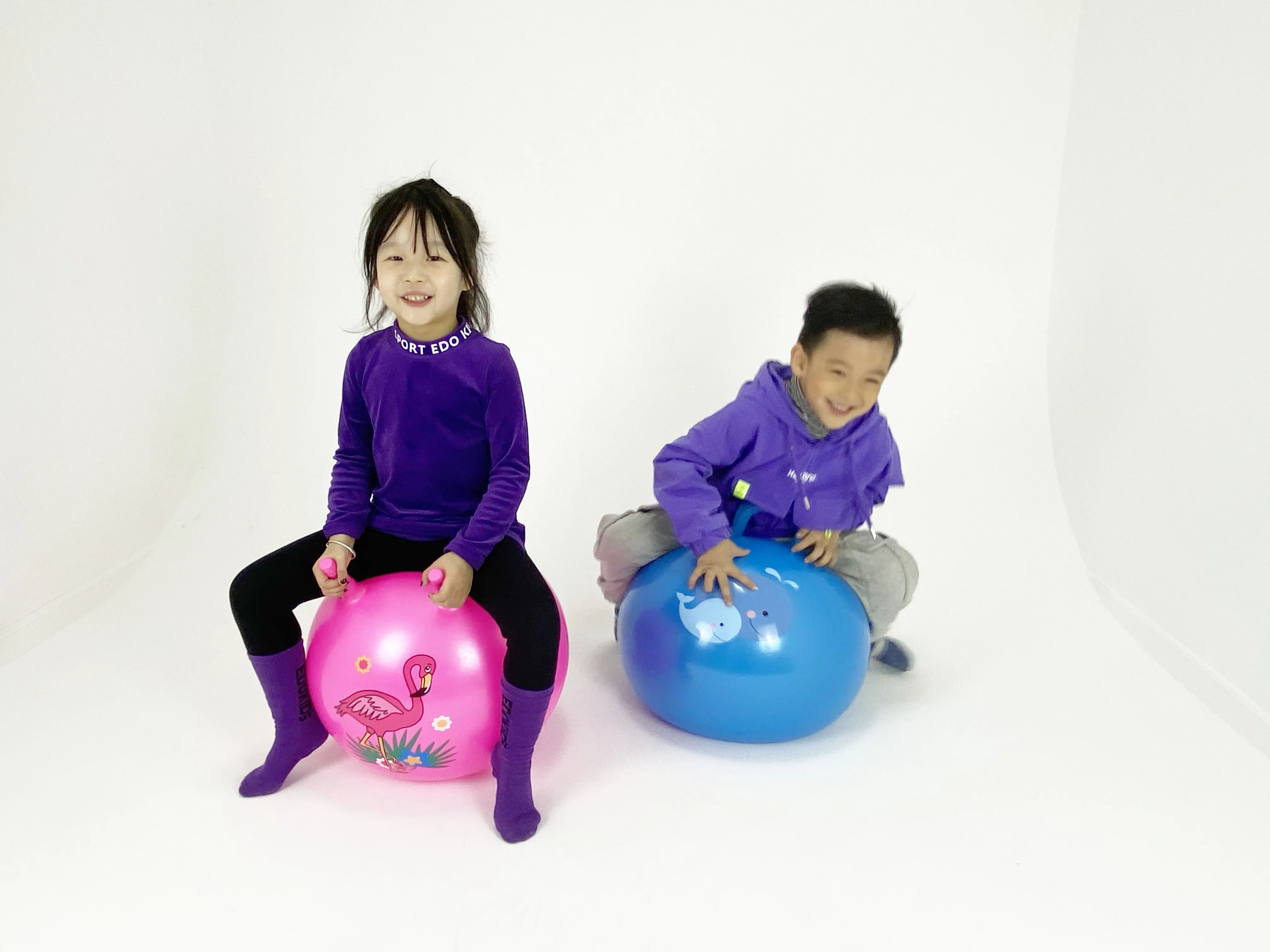 Giant Plastic Pvc Hopper Ball / Jumping Ball Toy with Grip /Space Pvc Jumping Bouncer Ball