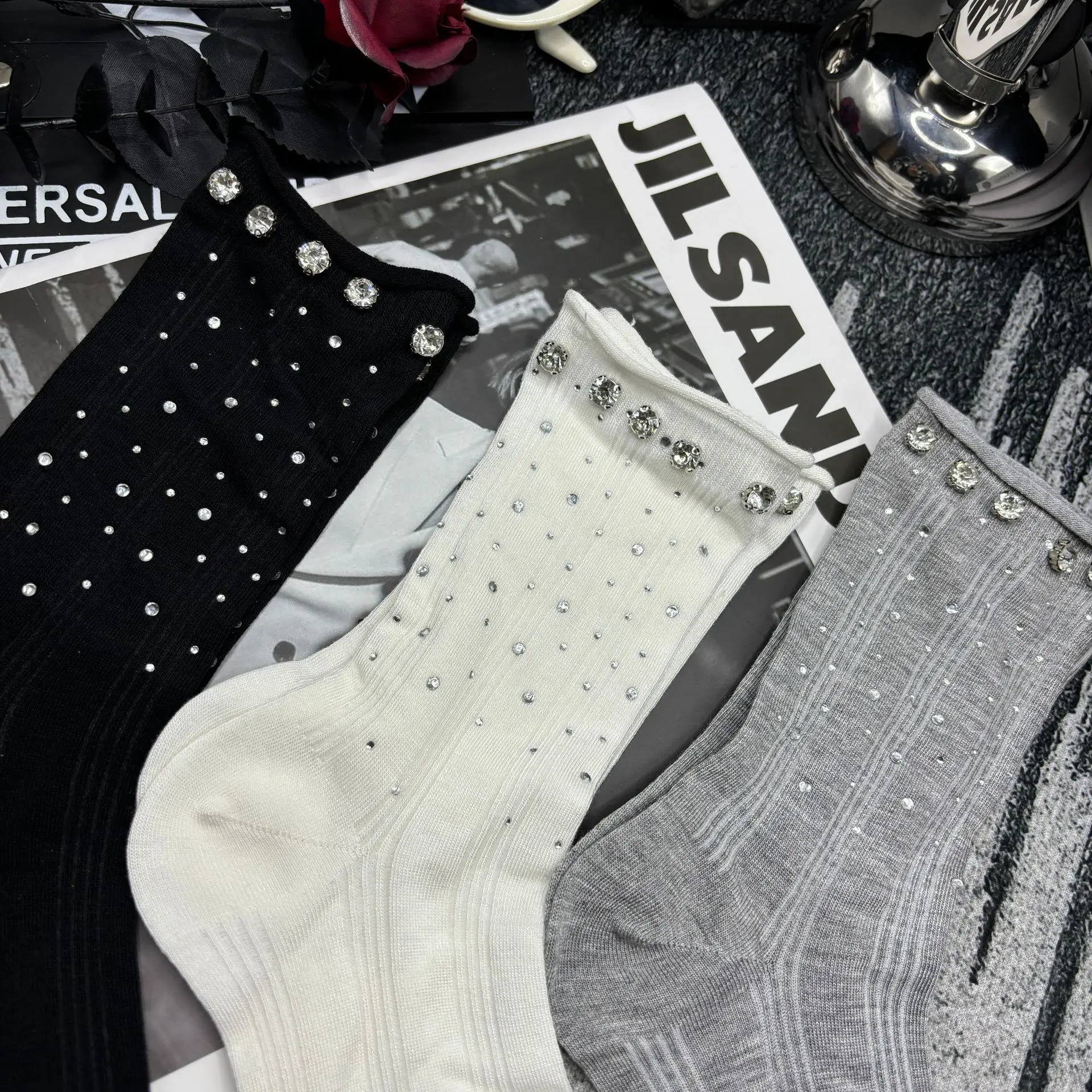 Luxury Sparkling Shiny Thin Medium Tube Socks for Women Breathable Sweat Absorption Socks Full Diamond Glittering Mid-Tube Socks