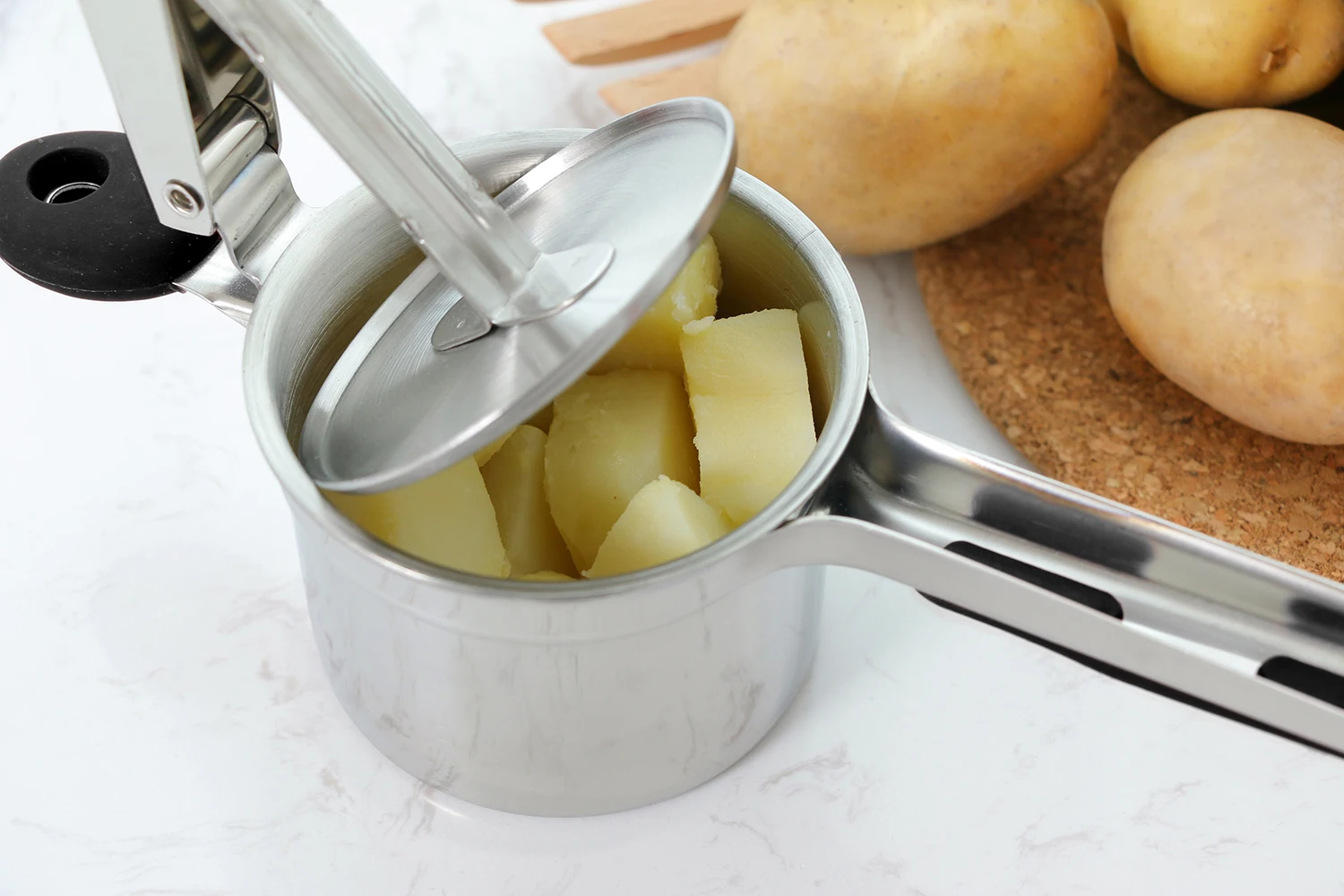 IN STOCK Stainless Steel Potato Ricer for Mashed Potatoes Vegetables and Fruit Masher Potato Ricer