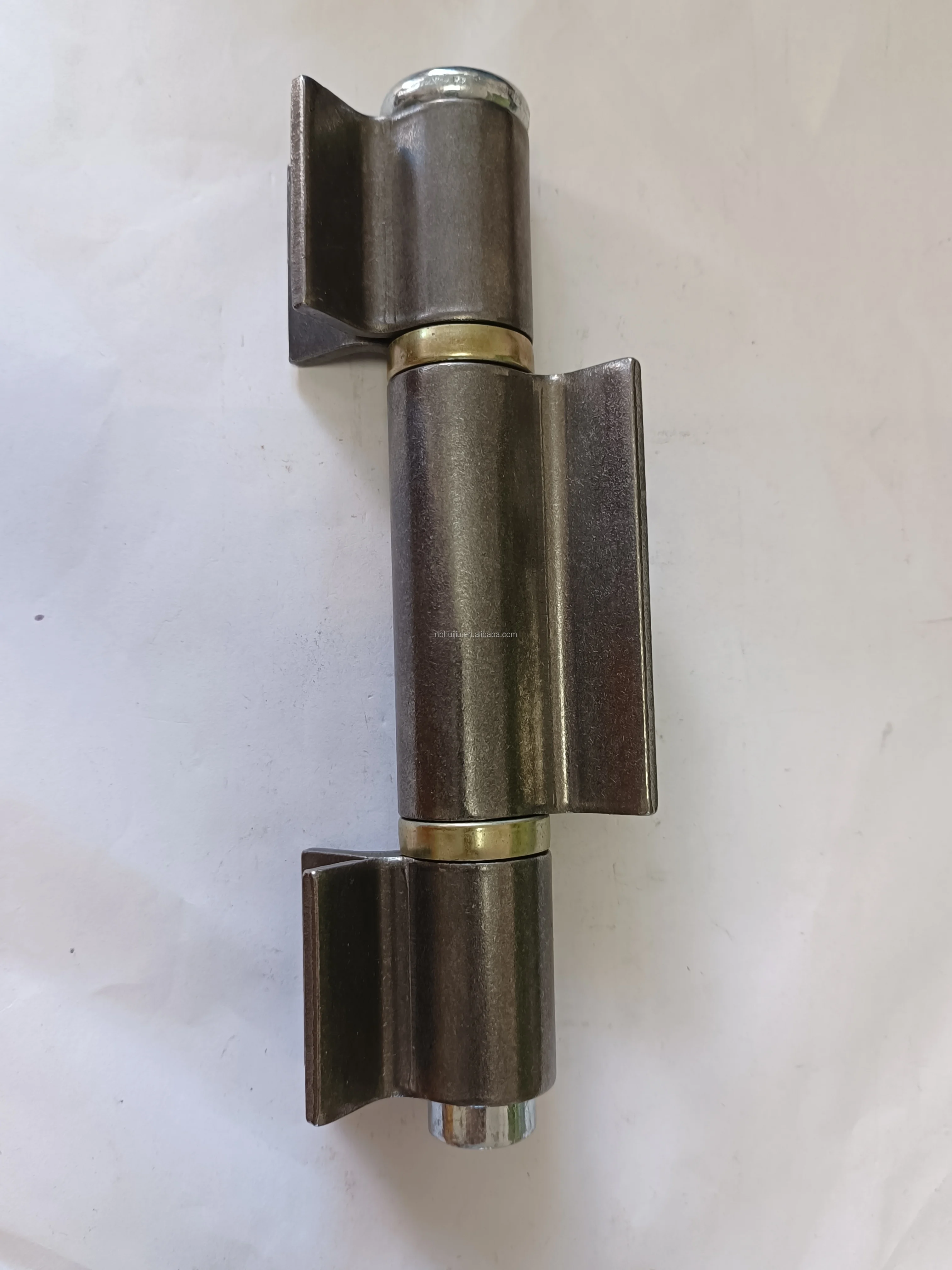 The surface can be galvanized and used for special-shaped welding hinge on heavy doors and windows