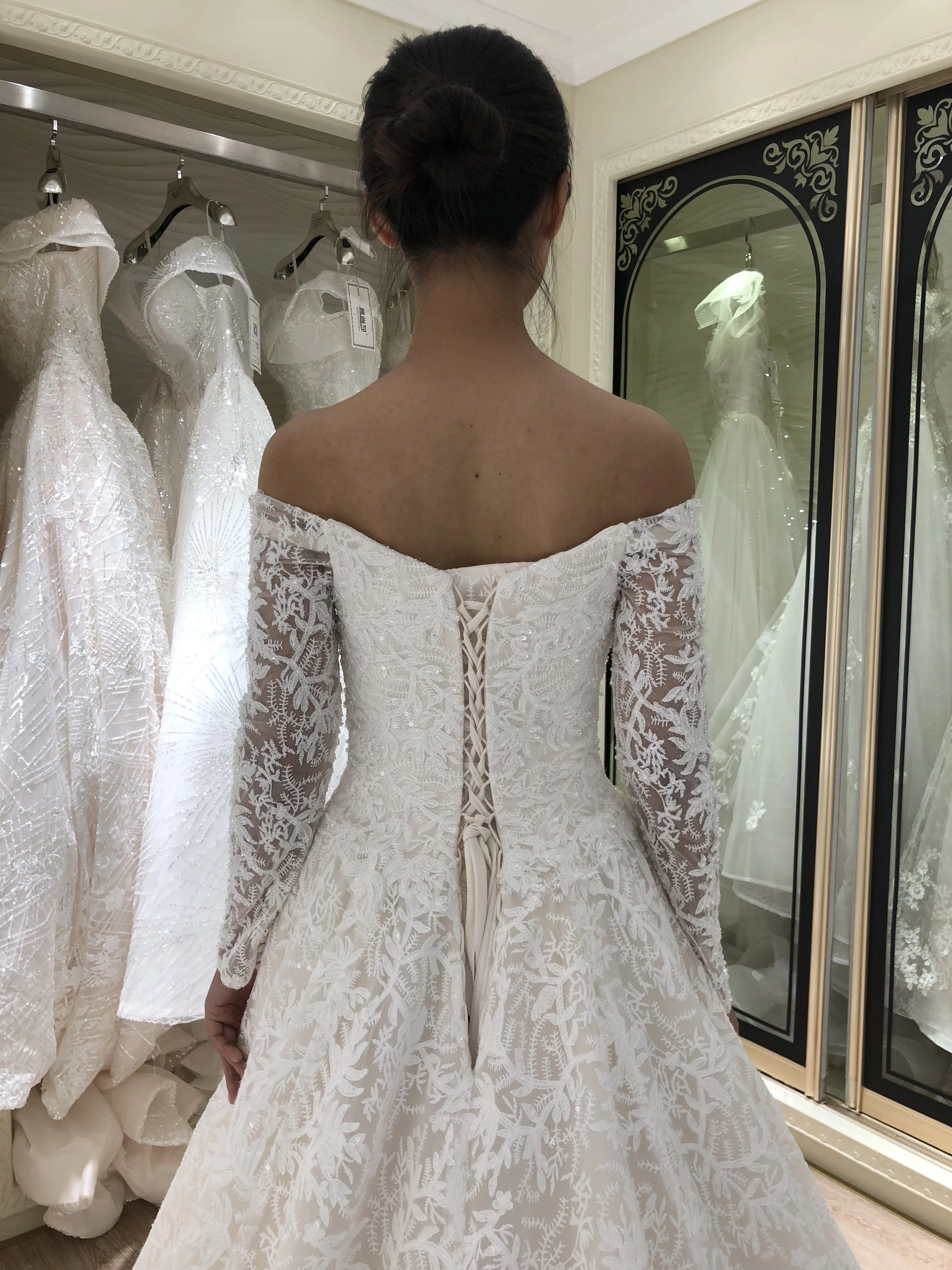 Alibab Lace Wedding Dress Bridal Gown 2021 Long Sleeve Off Shoulder 1 Piece Ball Gown 100% Polyester Strapless Modern Ivory