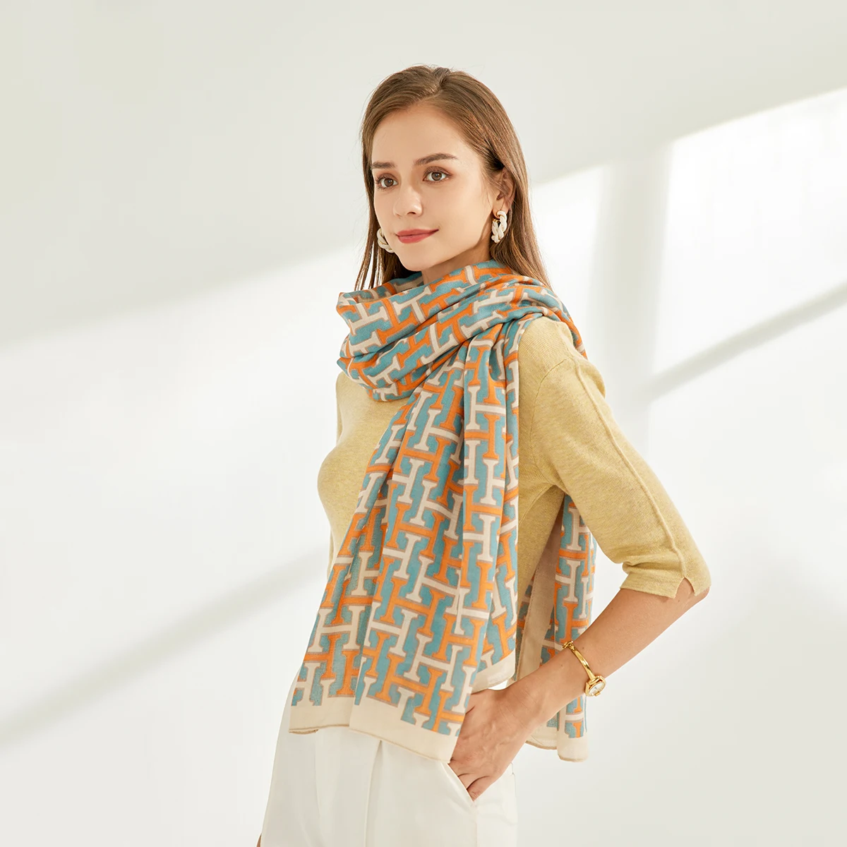 Low MOQ new  design hijab scarf letter printed viscose scarves for women cotton linen women scarves shawls