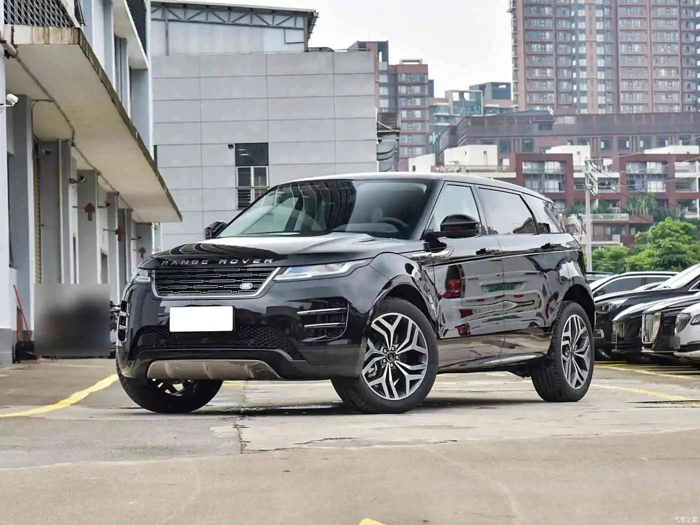 2025 Luxury Range Rover VIP Electric Rear Seat Upgrade Kit for Land Rover Range Rover New Energy Vehicle Interior Enhancement