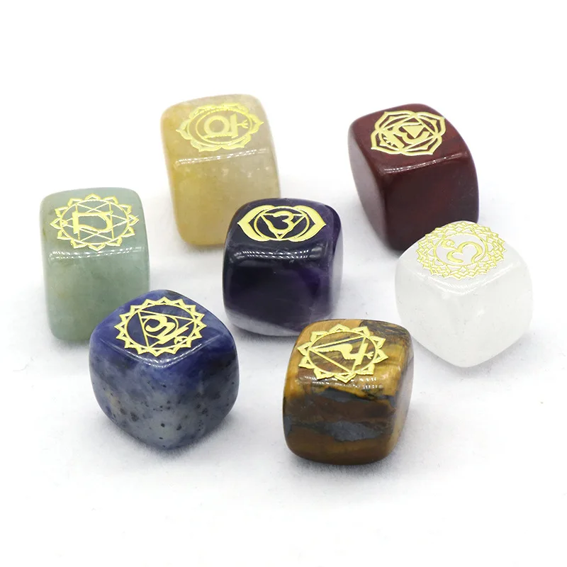 Wholesale Crystal Crafts 7 Chakras Reiki Set Carved Polished Healing Crystal Kit Chakra Charms