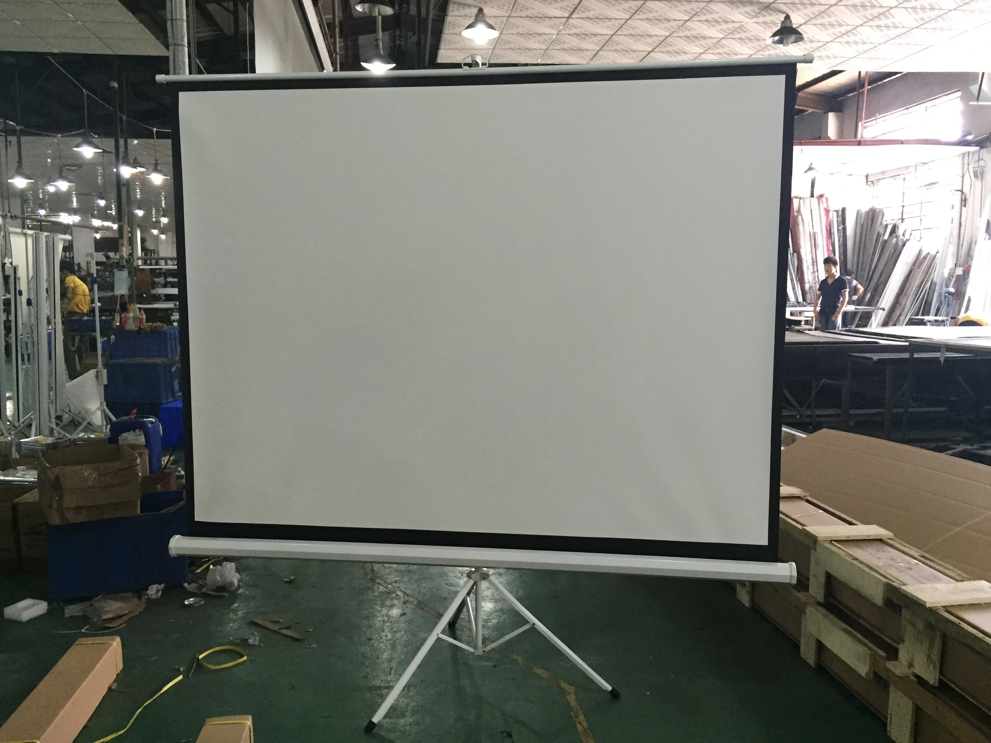 China Wholesaler Price Matte White Office Use Outdoor Cinema Projector Screen Tripod Stand Projector Screen