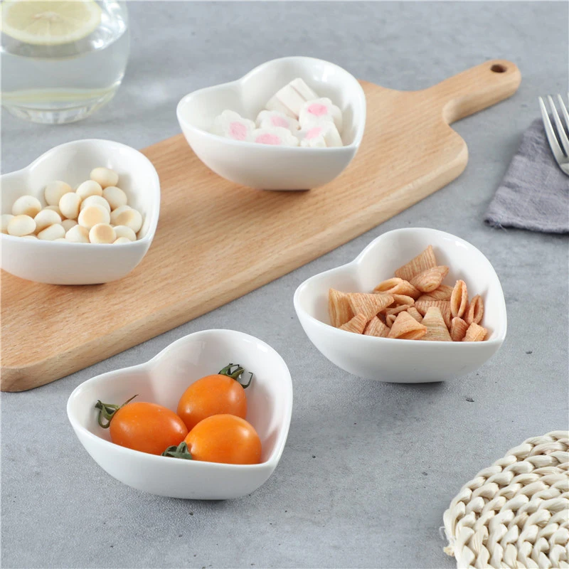 Customized decorative heart shape white popcorn custom  ceramic dessert snack serving bowls