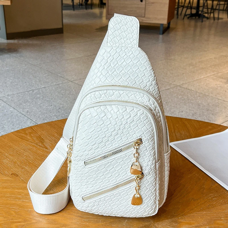 Wholesale Fashion Pu Leather Crossing Bag Portable Sling Chest Bags for Woman Water Proof fanny Pack with Guitar Strap in stock