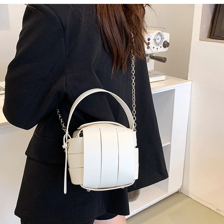New Arrival 2022 Square Ball Shape women handbags Stylish Korean Style PU Leather Woven Bags Ladies Fashion Bags Wholesale Hot