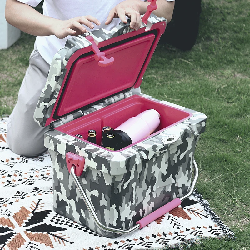 Wholesale 12L Plastic Hard Cooler Box Portable Outdoor Camping Picnic Beach Cooler Box Car refrigerator