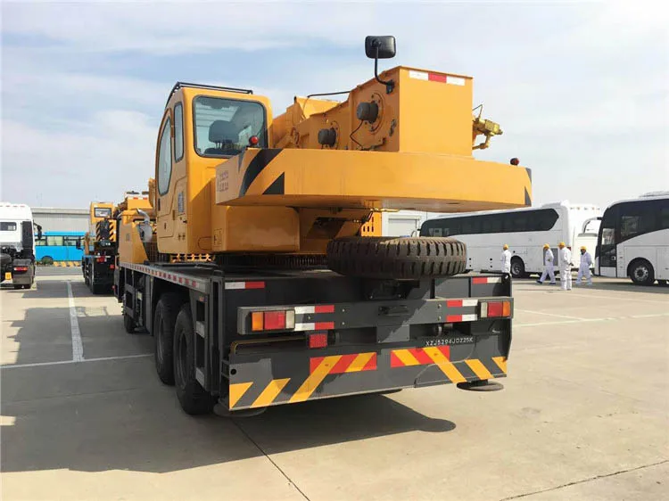 Chinese Brand 30 ton Telescopic Boom Mechanics Truck Crane with XCT30_S with Interchangeable Hooks Best Selling in Africa