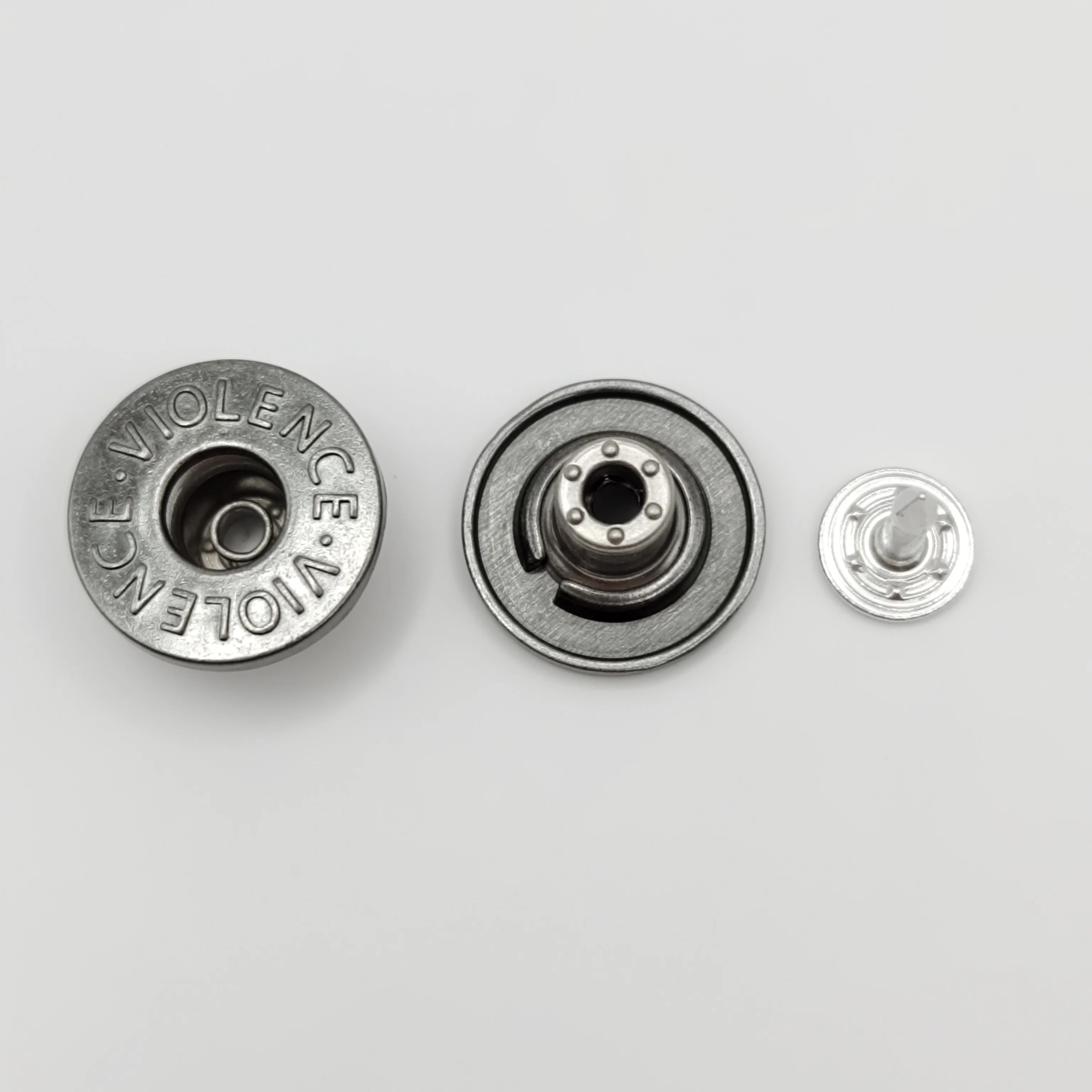 new design black color zamak metal brass jeans embossed button