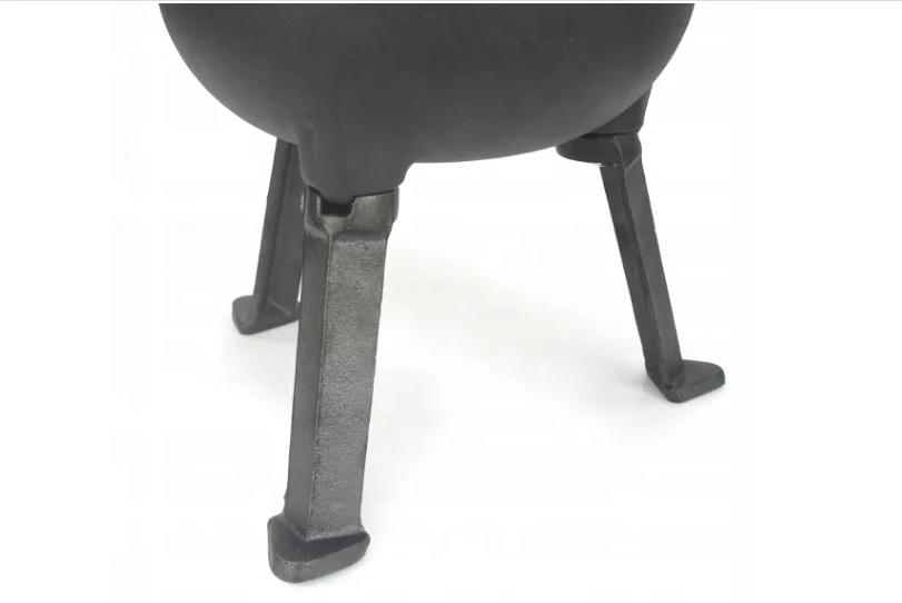 outdoor enameled cast iron caudron hunting meat Poland tradycja pot with three legs