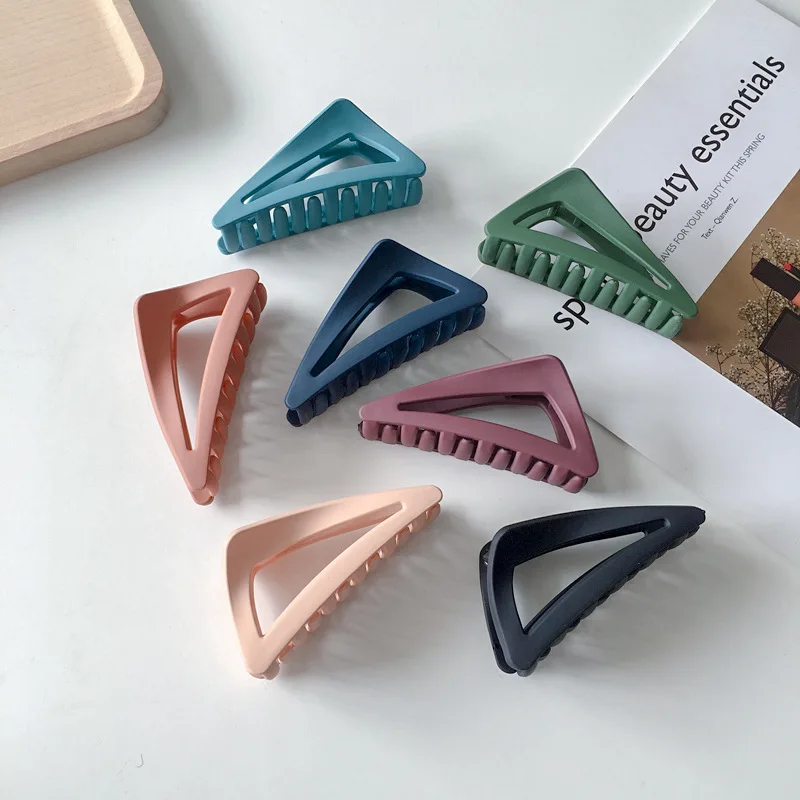 LRTOU Wholesale Cheap Simple Women Fashion Hair Clips Hair Accessories Korean Matte Triangle Pure Color Acrylic 8.5cm Hair Claw