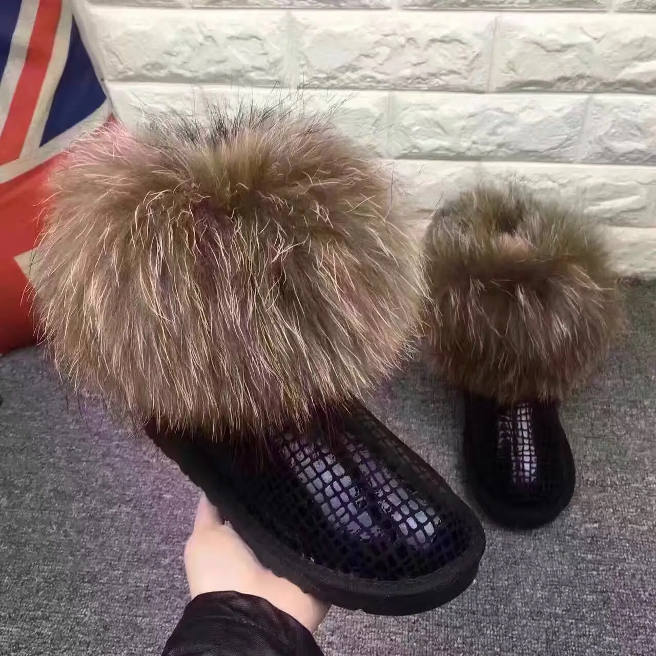 Fashion winter women boots ladies fur snow boots round toe raccoon fur cow leather warm anti-slip fur boots