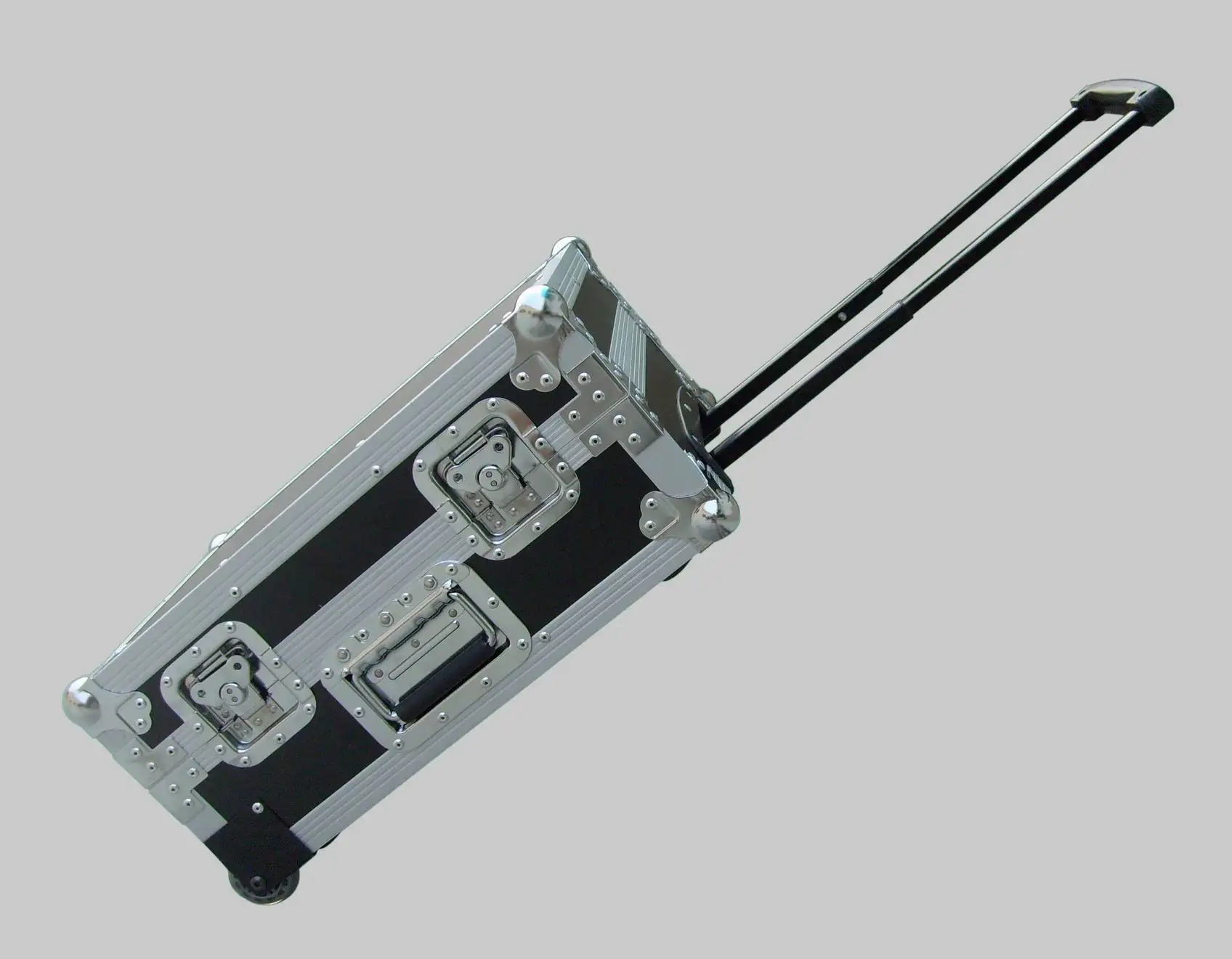 China professional aluminum black dj controller flight case with wheels for pioneer dj