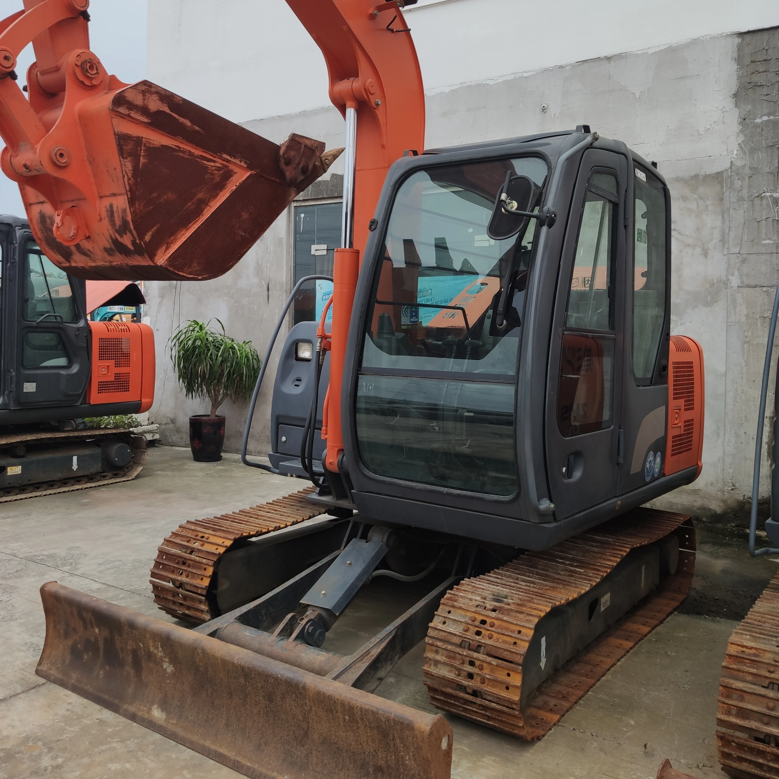 Second hand /used excavator Hit achi  ZX60  with good condition