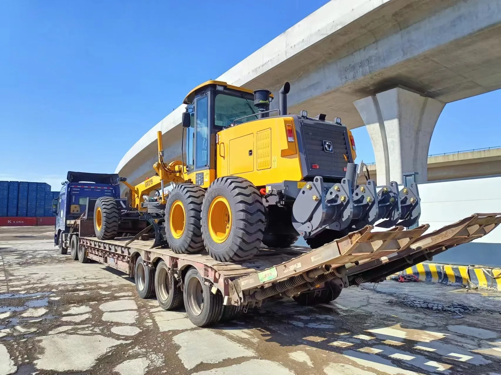 16.5 ton  215hp New Brand Motor Grader GR215 With Front Blade And Ripper Hot Sale In Mexico
