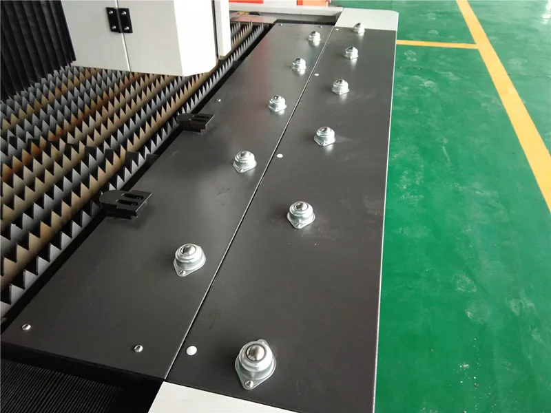 Economical 1000w Fiber Laser Cutting Machine For Metal Sheet