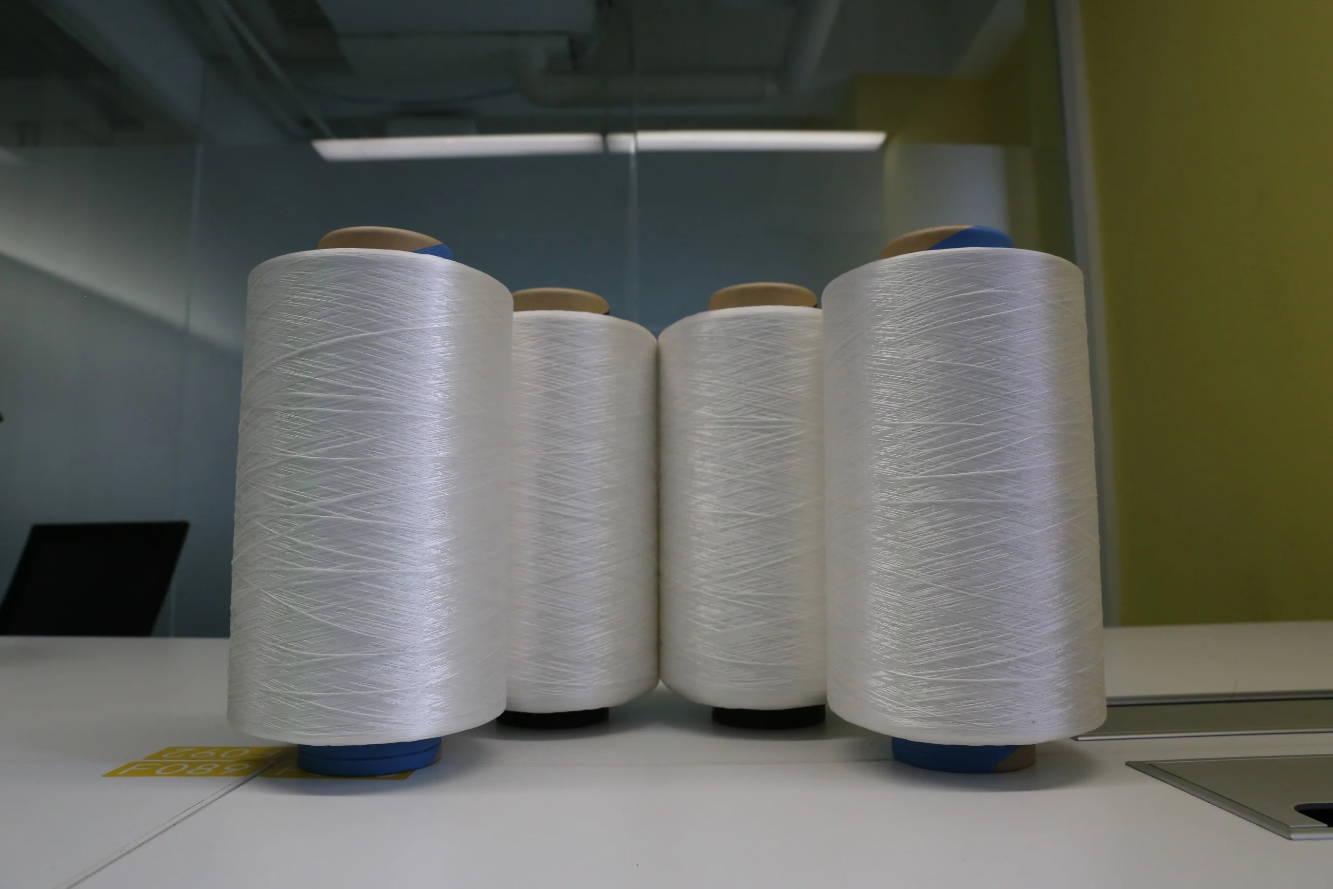 
Wear well 50-20 D white UHMWPE carbon high strength yarn fiber twisted uhmwpe fiber 