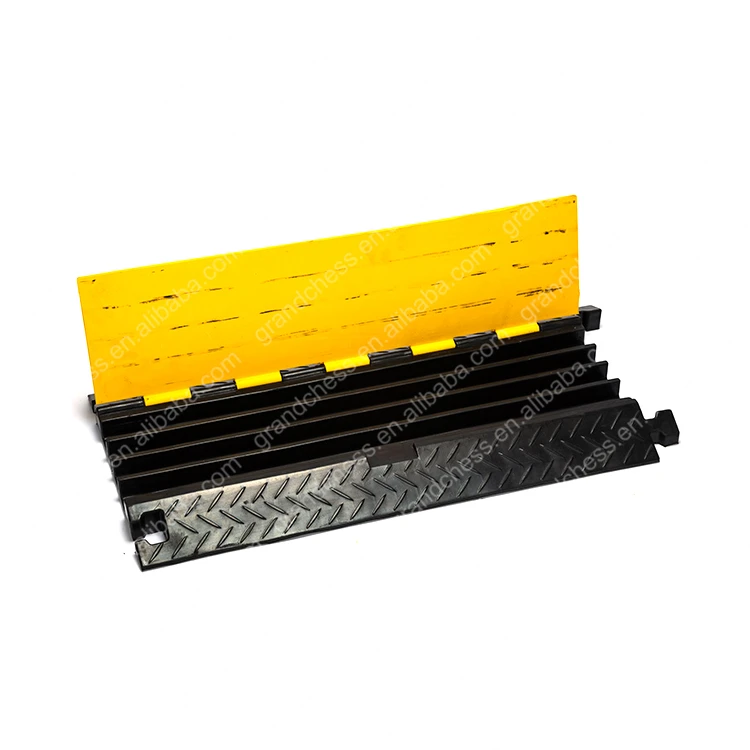 800x410x50mm Rubber 4 Channels Lane Traffic Incident Speed Ramp Floor Cable Protector