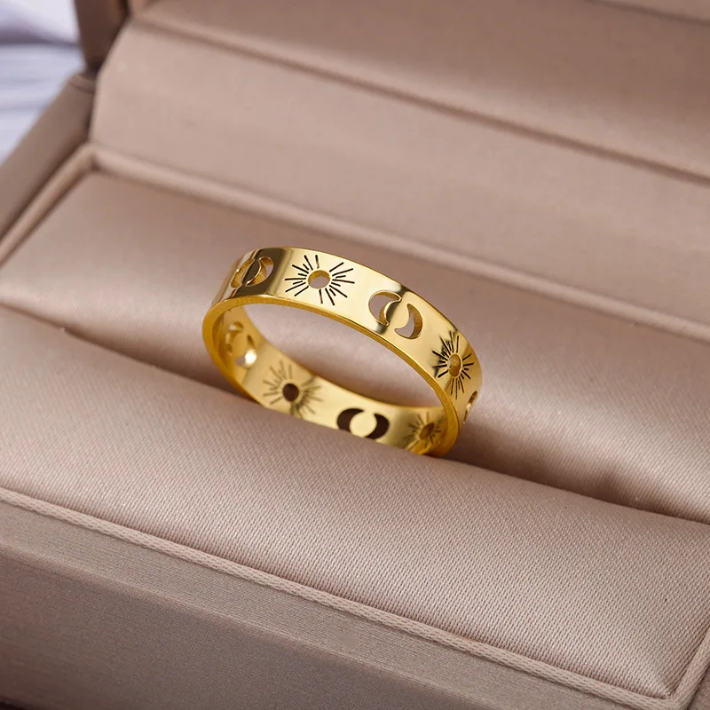 Hot Selling 18K Gold Plated Stainless Steel Jewelry Simple Hollow Out Sun And Moon Finger Rings Women Men Couple Ring