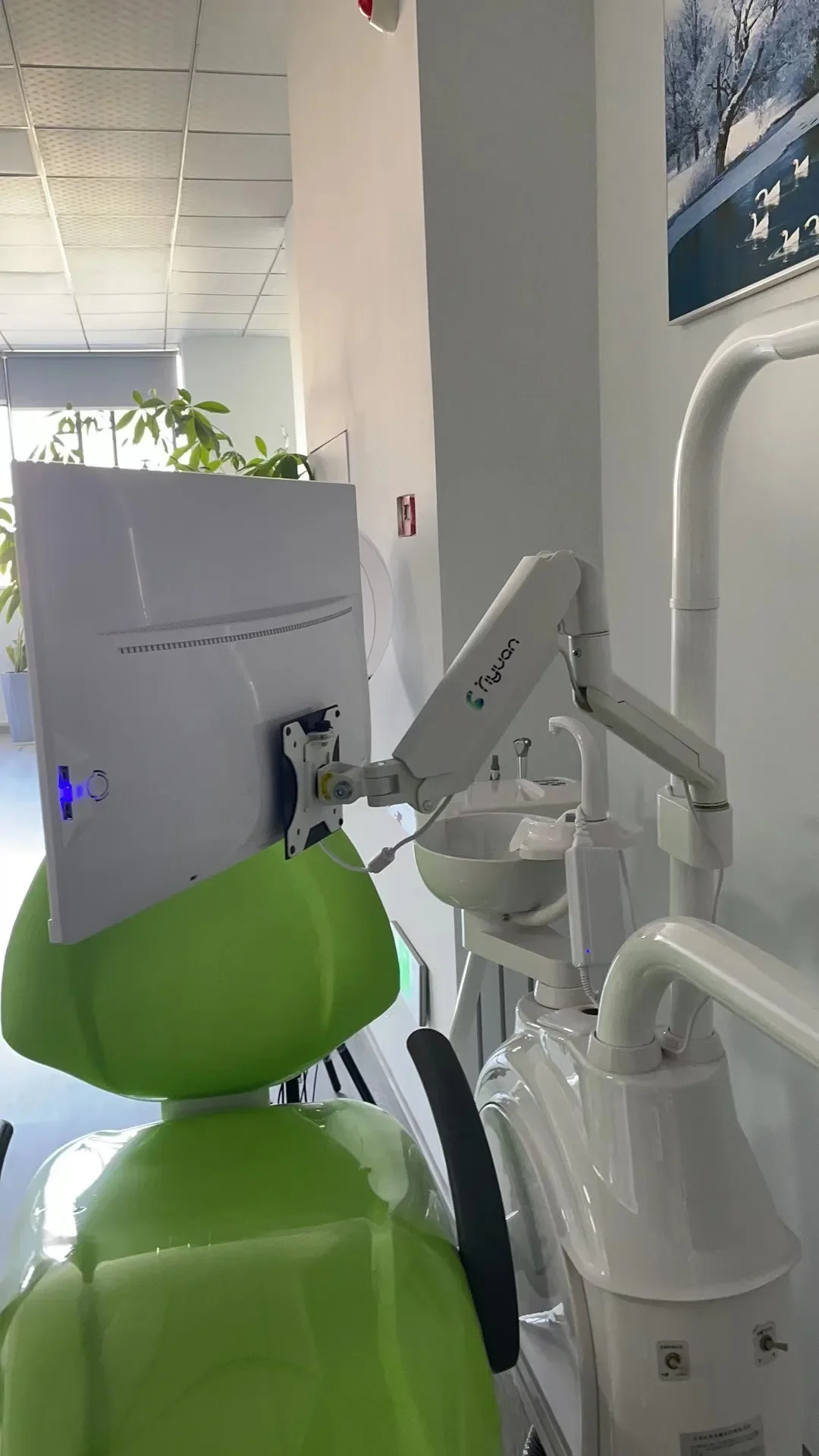 High Quality Dental Oral Smart Viewer Computer All-in-one Equipment Touch Screen With Stand Handle 24 Inch