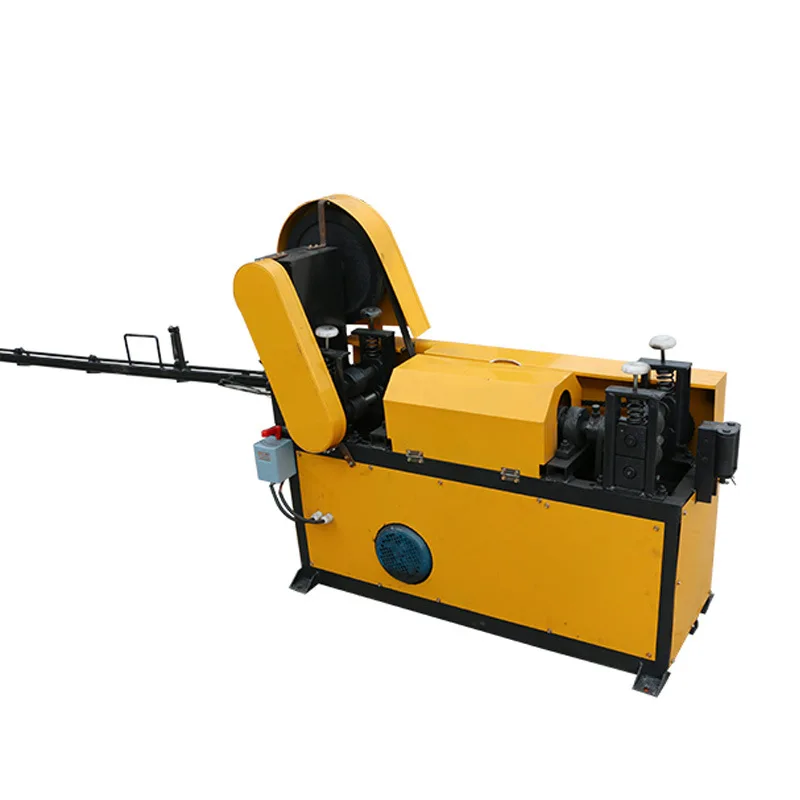 Zero-error automatic steel bar straightening and cutting machine