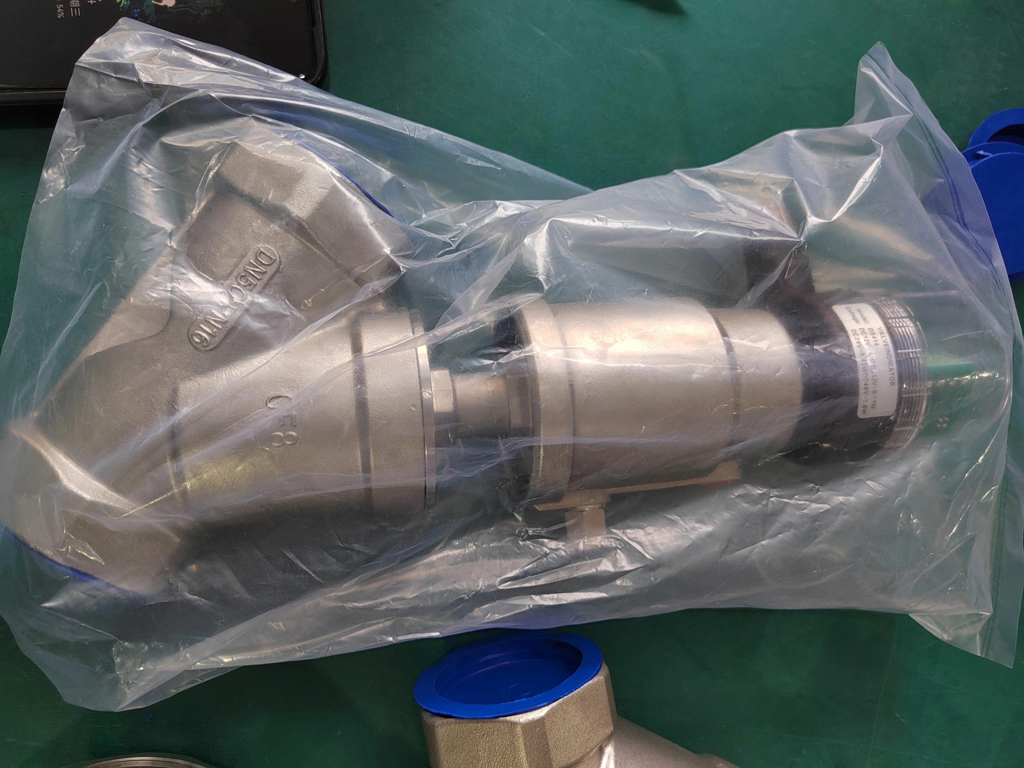 Санитарный 2-дюймовый NPT с внутренней резьбой и двойным приводом пневматический Y-образный Угловой клапан датчиком обратной связи