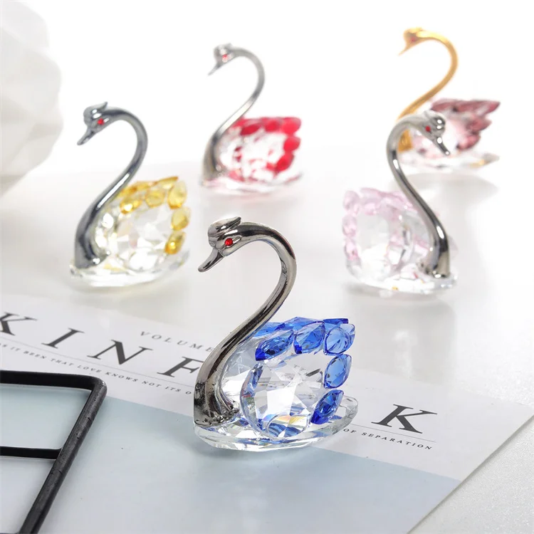 Fancy Figurine Wedding Gift Crystal Swan Wedding Favor With Gift Box with silver neck