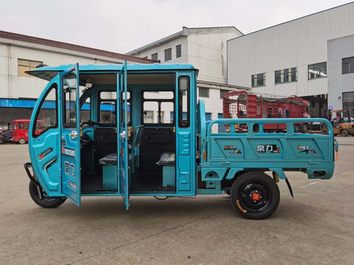 ChangLi 1000W 3-Wheel Motorized Double-Row Cargo Truck Tricycle with Crew Cab Closed Body for Passenger Nigeria Delivery Sale
