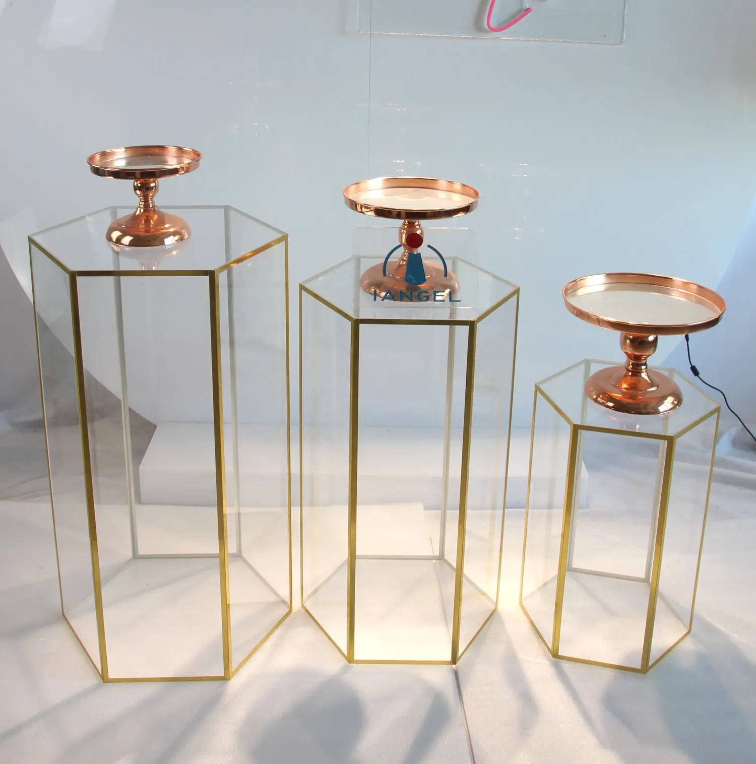 Iangel factory hot sale cheap price wholesale clear plinth acrylic display pedestal