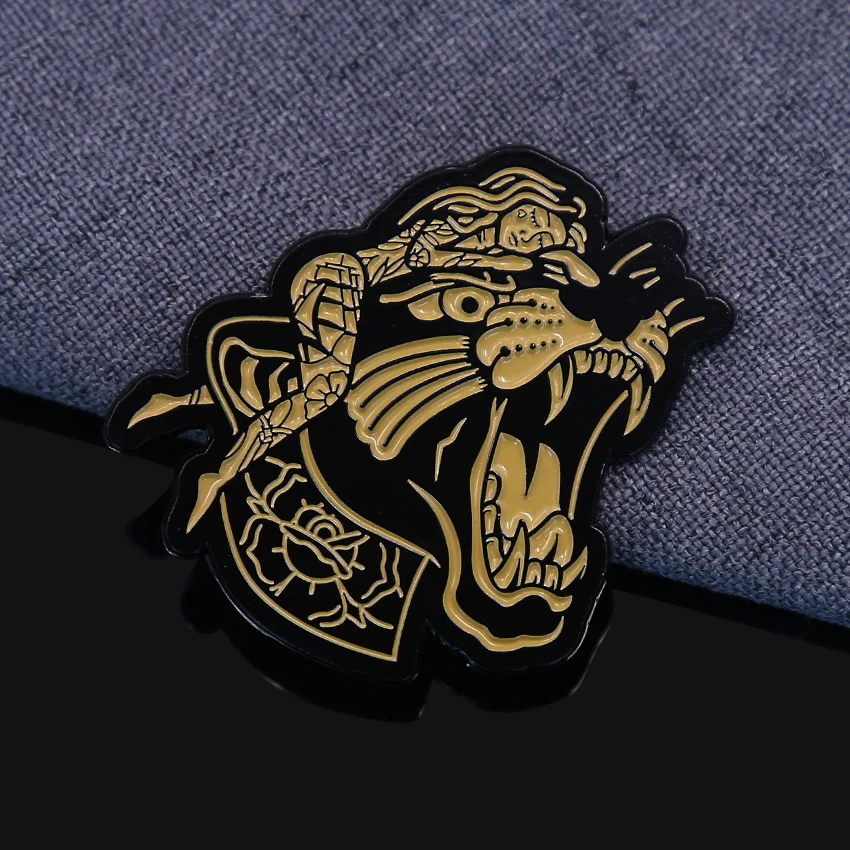 Factory gameboy advance board sport hat soft enamel brooch lapel pin sports lions club international