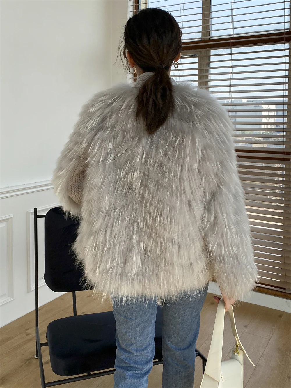 New arrival  plus size fashional  fur strips warm winter white raccoon fur coat for ladies