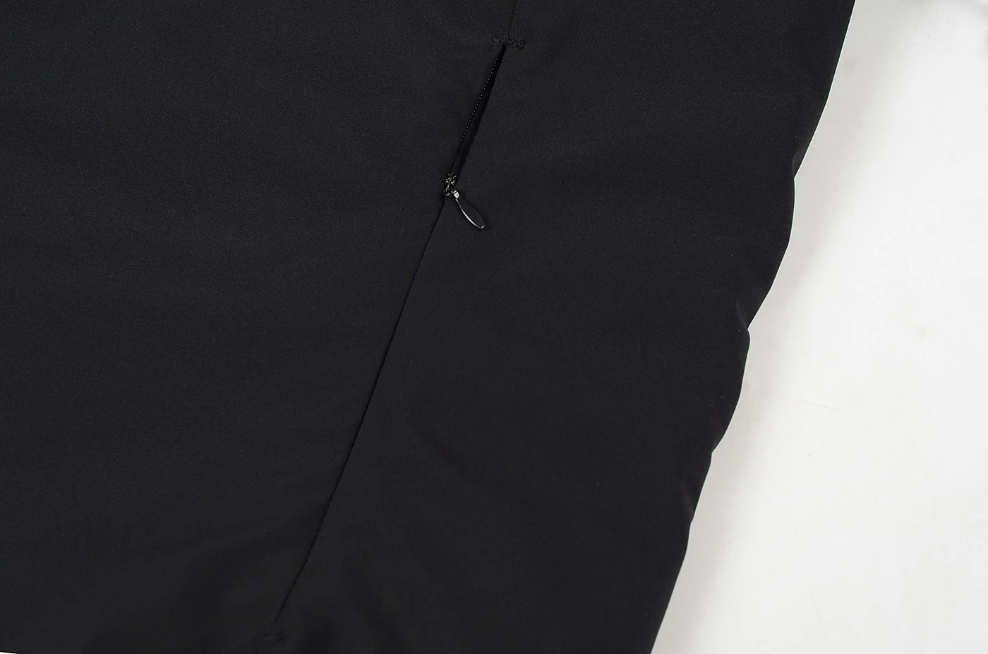 Outdoor windproof windbreaker warm cotton-padded jacket custom thermal quilted winter padding hooded jacket for men