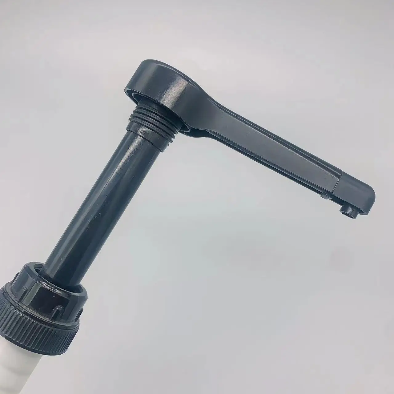 syrup pump 25ml Pour Sauce Oil Plastic Bottle Dispenser Pump Customized Output Quantity 38/400