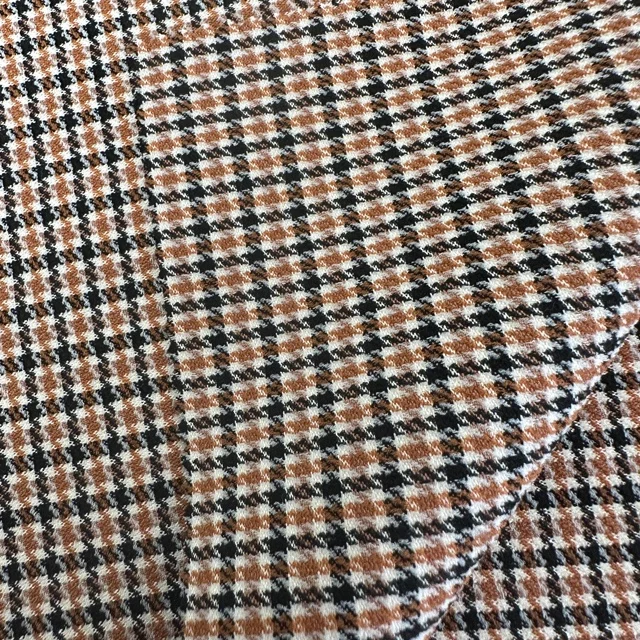 2023 NEW ARRIVAL woven polyester fabrics/yarn dyed plaid fabric for clothing