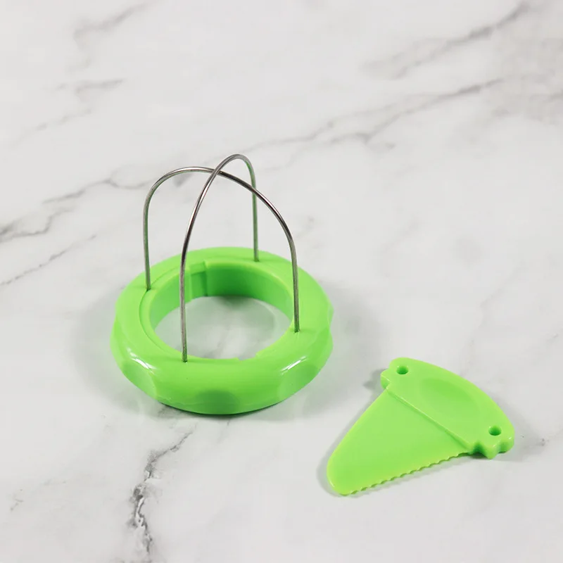 New kitchen tool Plastic Kiwi Slicer Peeler Pitter Scooper