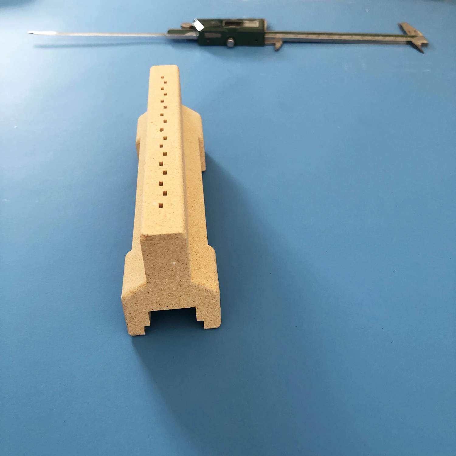 Cordierite Ceramic Piece For Rail Traffic