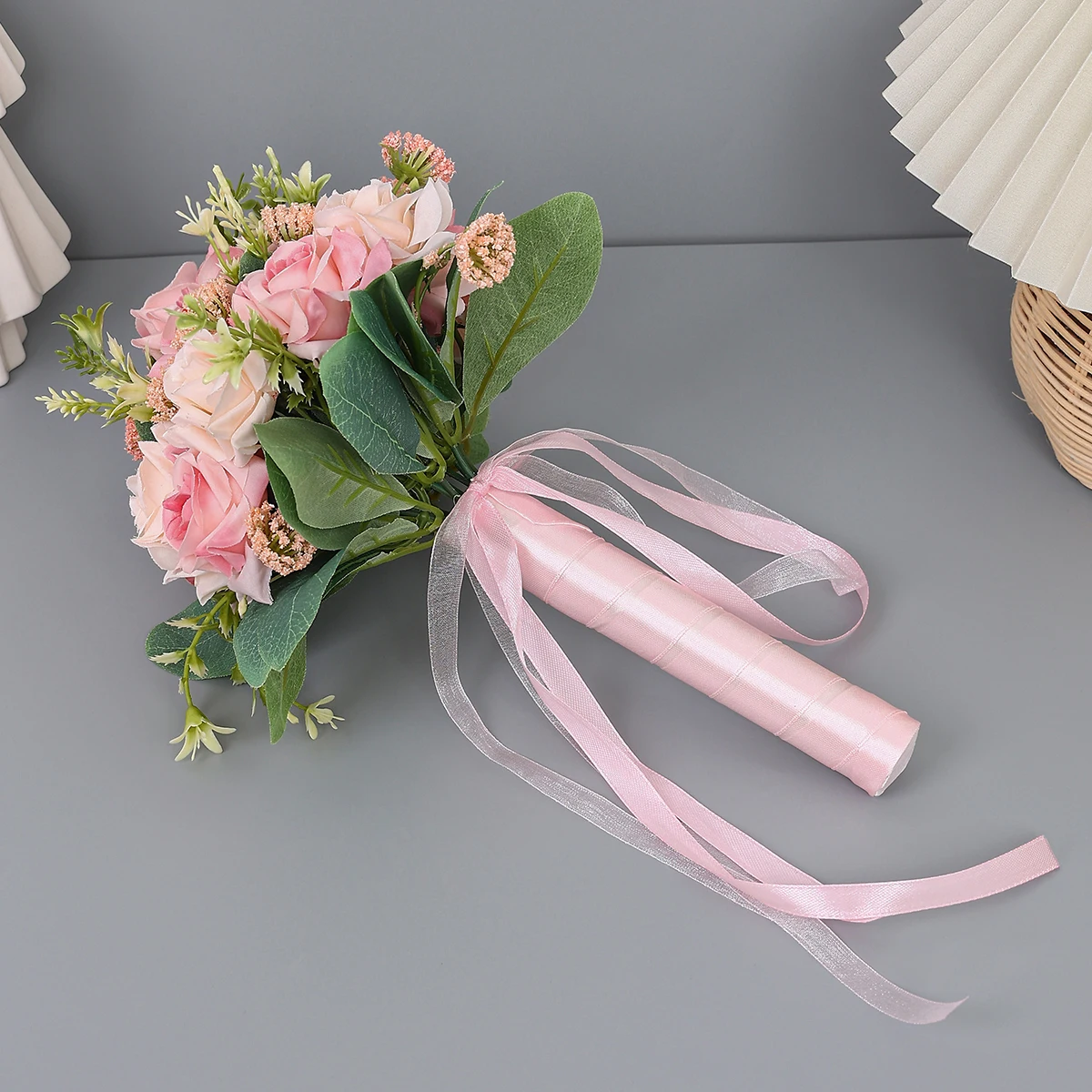 Hot Selling Small Fresh Pink Wrist Flower Artificial Flower Silk Soft And Beautiful Bridal Hand Bouquet