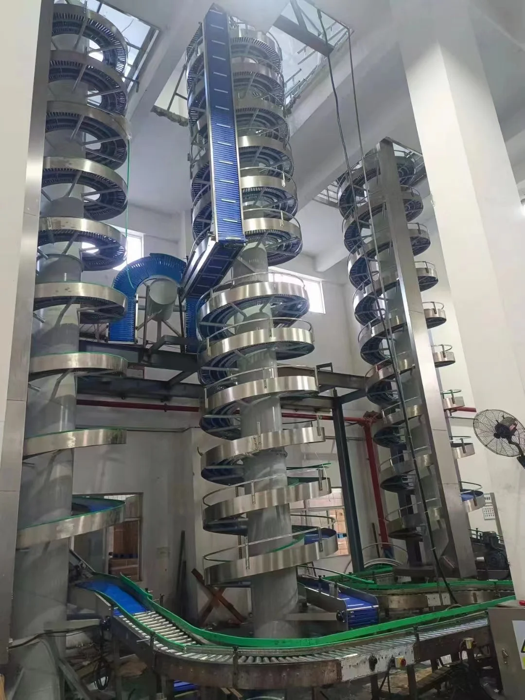 Heavy Duty Steel Spiral Lifting Conveyor  for factory warehouse use