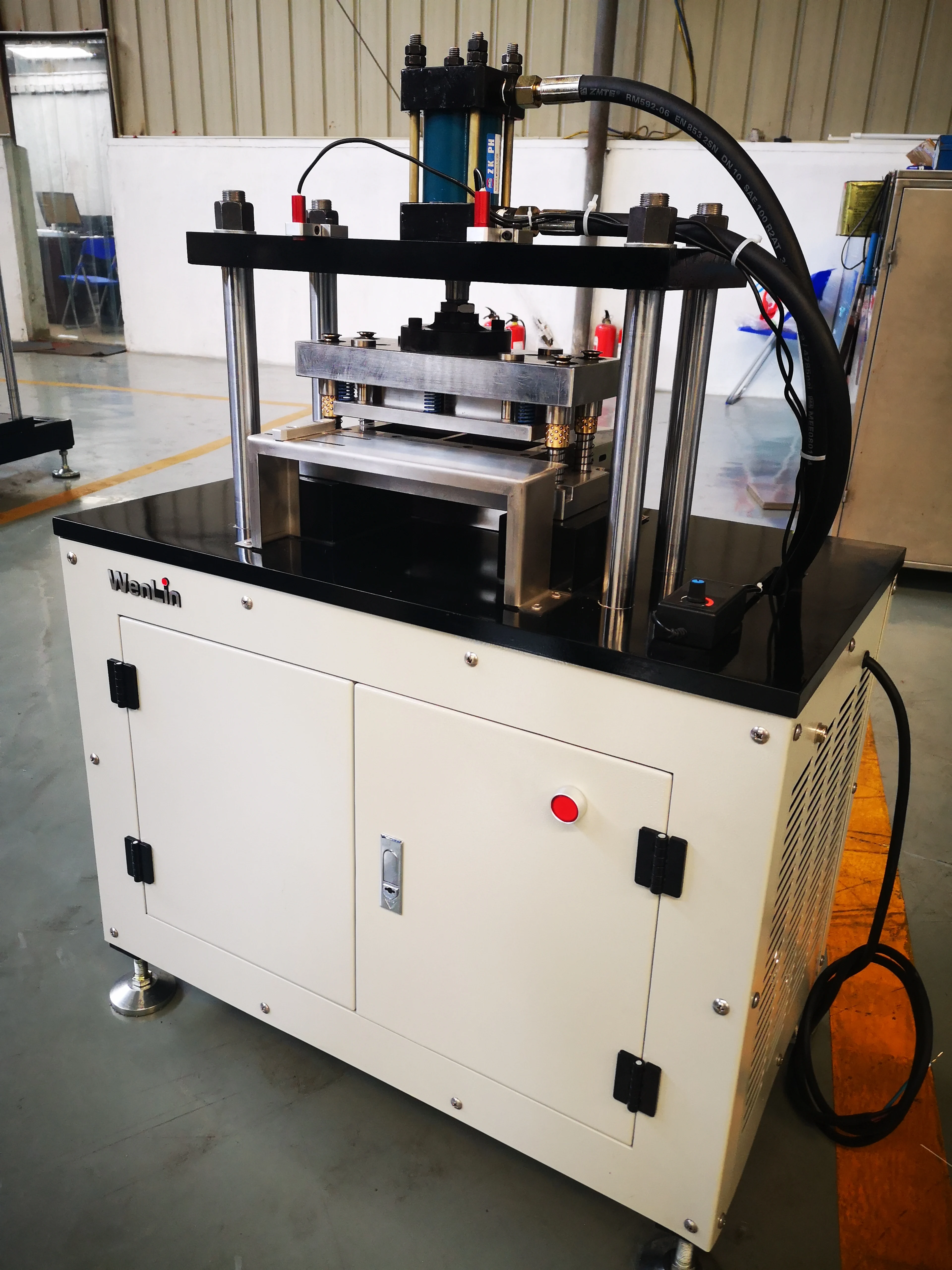 Favorable Price Credit Card Puncher  Gift Card Cutting Machine Plastic Card Die Cutter by Wenlin